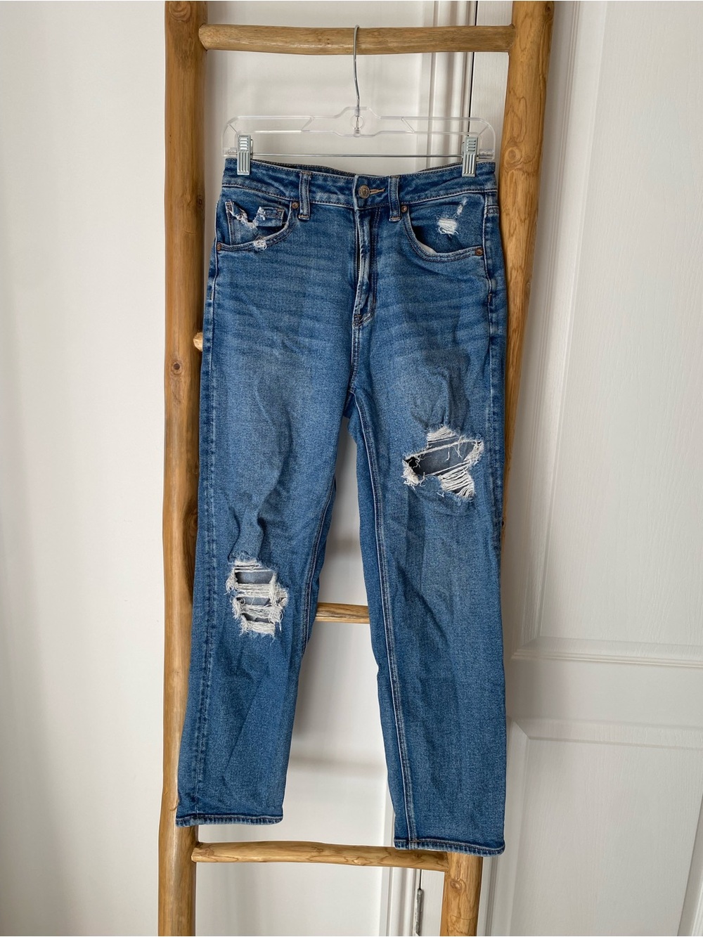 American Eagle Outfitters Mom Straight Distressed Dark Blue Jeans Sz 6 Stretch